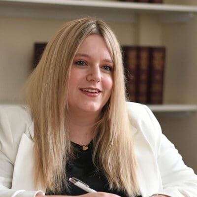 Charlotte Tucker, Dispute Resolution, SE-Solicitors, Bicester